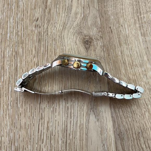 Michael Kors two-tone watch - Picture 3 of 9